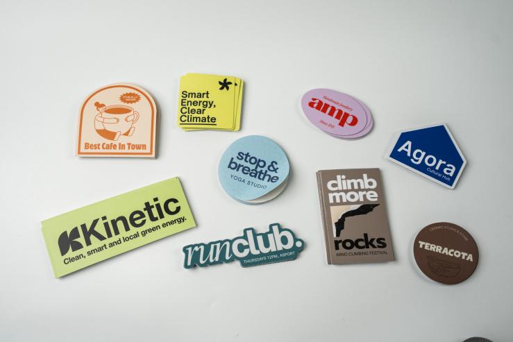 Stickers plant-based : une révolution pour les marques engagées