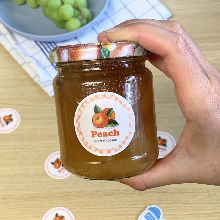 Les étiquettes pour bocaux à personnaliser pour les bocaux de confiture faite maison.